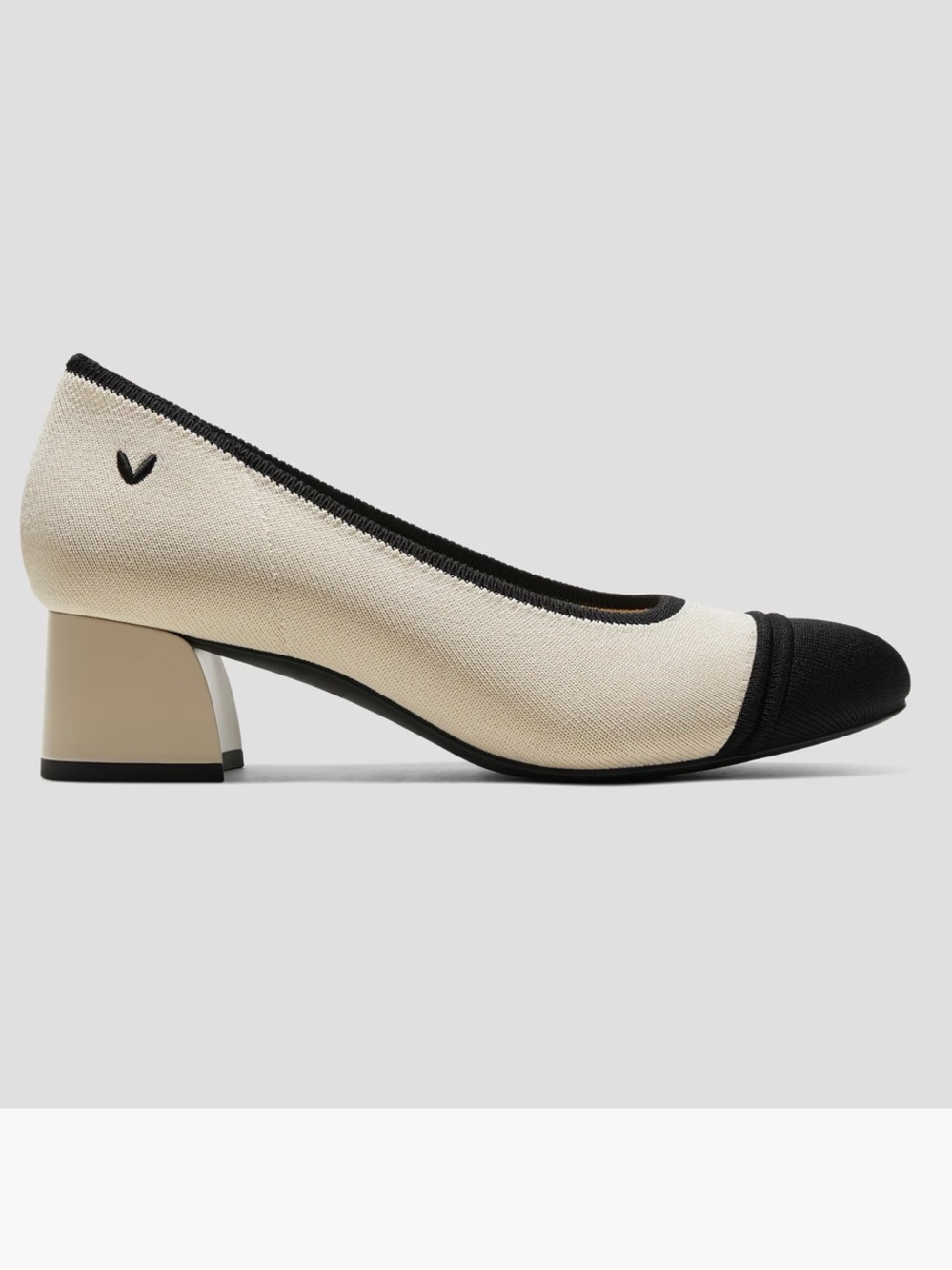 VIVAIA Collection Julie Arch Pro Almond-Toe Stress Free Chunky Heels size 39/8.